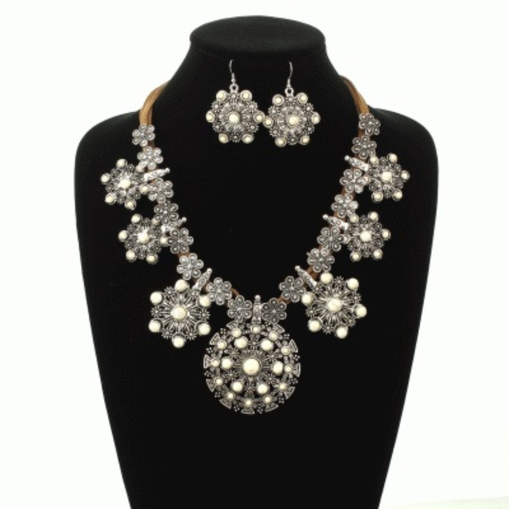Western Style Necklace & Earring Set